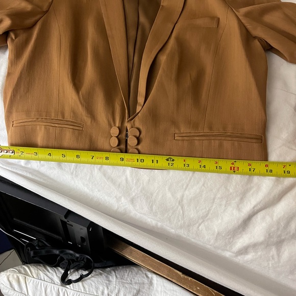 Intermix cropped blazer - Picture 12 of 13